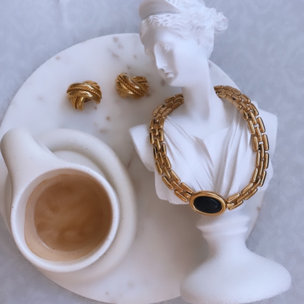 givenchy signed vintage gold choker with/ black cabochon center necklace